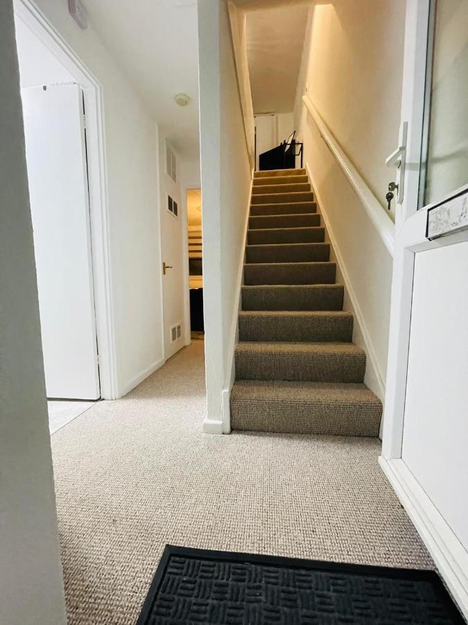 קאמברידג' Lovely 1 Bed Home Near Hospital, With Parking & Garden Work Contractor Leisure, Sapphire מראה חיצוני תמונה